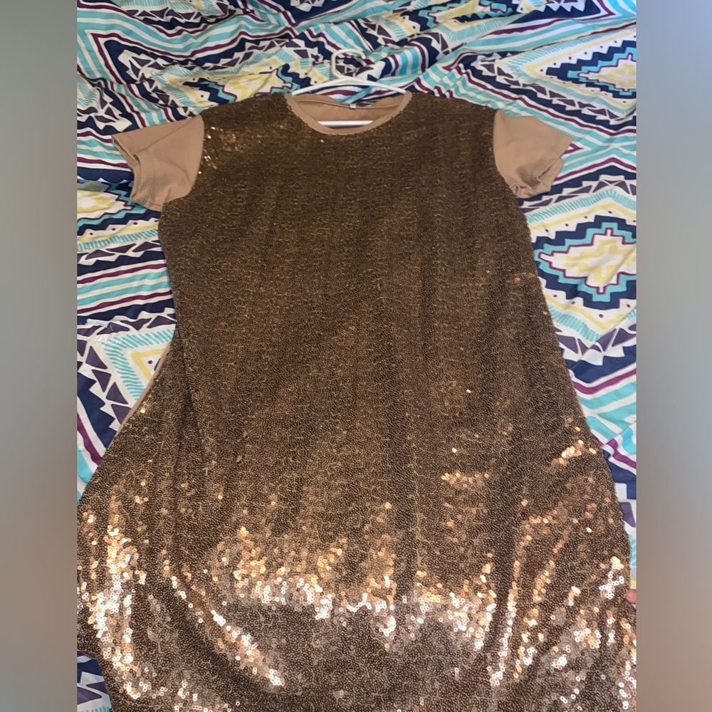 Axis dress size large